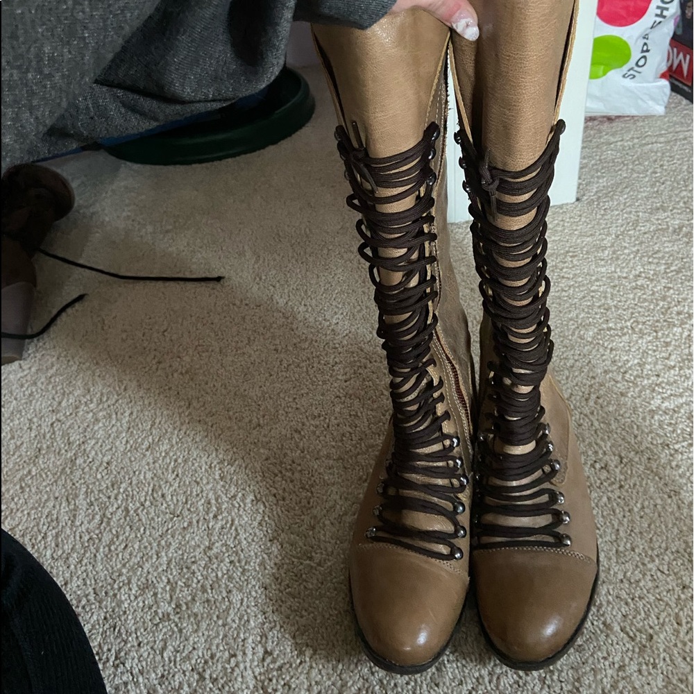 Tall laced zip up boot